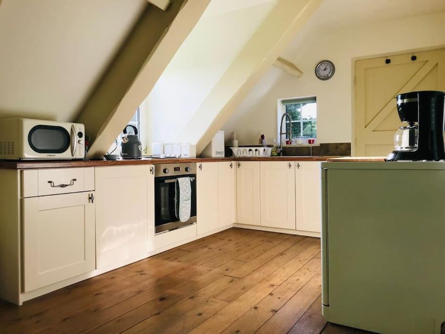 Grove Farm Old Granary, 1St Floor Loft Apartment, Includes Continental Breakfast Lincoln Exterior foto